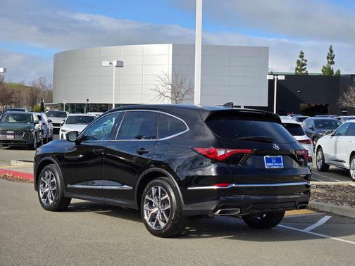 Majestic Black Pearl 2023 Acura MDX Technology Package