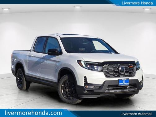 Platinum White Pearl 2026 Honda Ridgeline TrailSport+