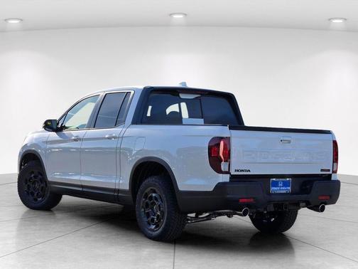 Platinum White Pearl 2026 Honda Ridgeline TrailSport+