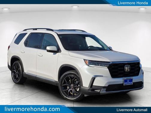 Platinum White Pearl 2025 Honda Pilot Touring 8-Passenger
