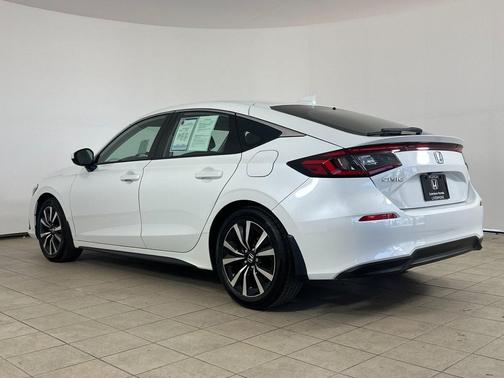 Platinum White 2024 Honda Civic EX-L