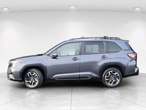 Magnetite Gray Metallic 2025 Subaru Forester Limited