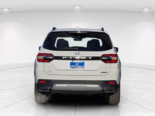 Platinum White Pearl 2026 Honda Pilot Touring 8-Passenger