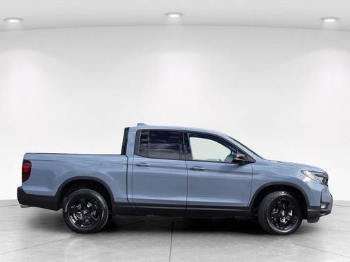 Sonic Gray Pearl 2026 Honda Ridgeline Black