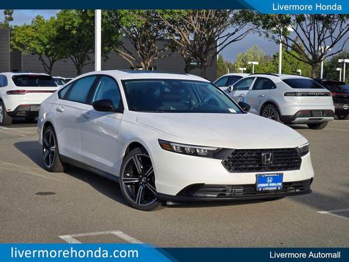 Platinum White Pearl 2026 Honda Accord SE