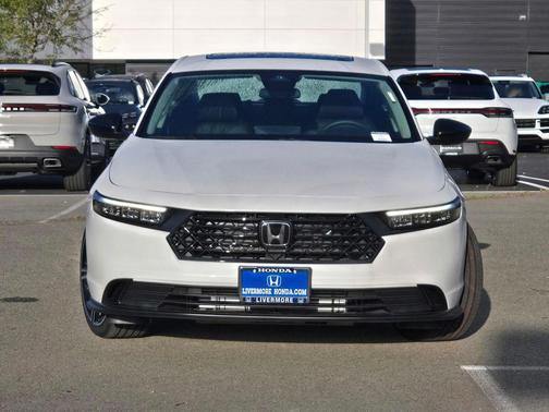 Platinum White Pearl 2026 Honda Accord SE