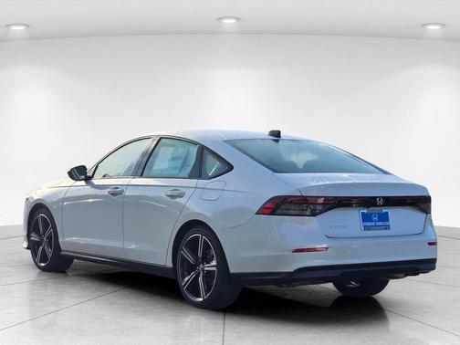 Platinum White Pearl 2026 Honda Accord SE