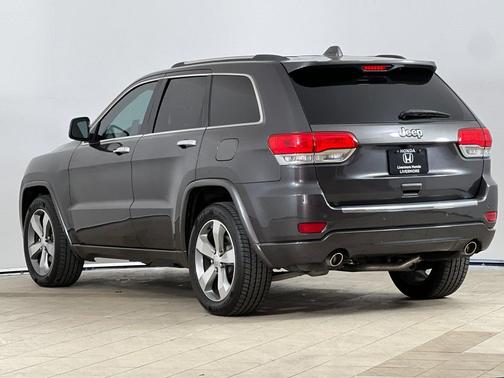 Granite Crystal Metallic Clearcoat 2015 Jeep Grand Cherokee Overland