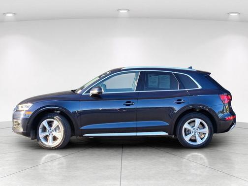 Moonlight Blue Metallic 2020 Audi Q5 45 Prestige