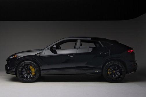 2024 Lamborghini Urus S