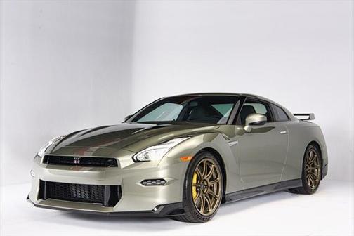 2024 Nissan GT-R T-spec Dual-clutch 6-Speed Transmission