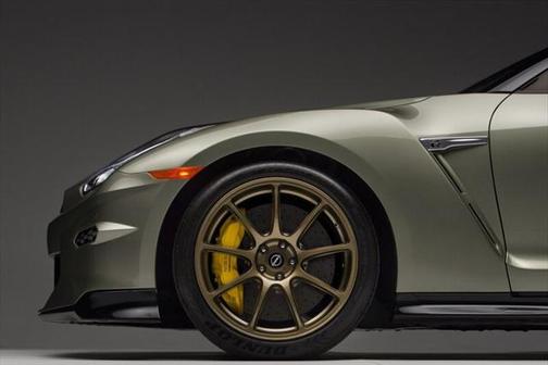 2024 Nissan GT-R T-spec Dual-clutch 6-Speed Transmission