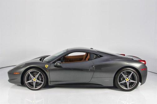 Grigio Silverstone Metallic 2013 Ferrari 458 Italia Base