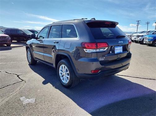 Photo 4 of 37 of 2021 Jeep Grand Cherokee Laredo