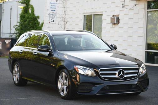 Photo 3 of 49 of 2018 Mercedes-Benz E-Class E 400 4MATIC Sport
