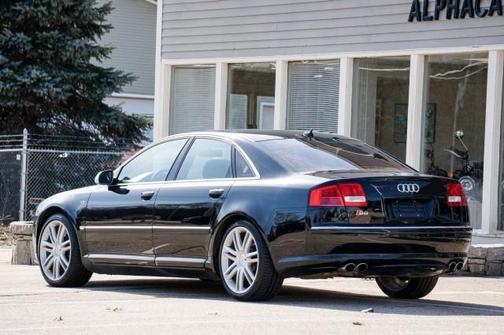 2007 Audi S8 5.2 quattro