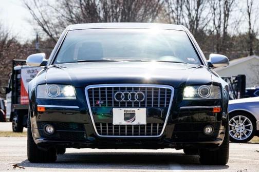 2007 Audi S8 5.2 quattro