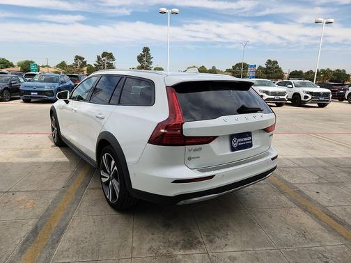 Crystal White Pearl 2025 Volvo V60 Cross Country Plus, B5 AWD Gas (mild hybrid)