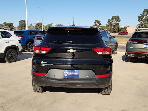 Mosaic Black Metallic 2024 Chevrolet Trailblazer LS