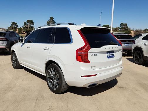 2019 Volvo XC90 T6 Momentum