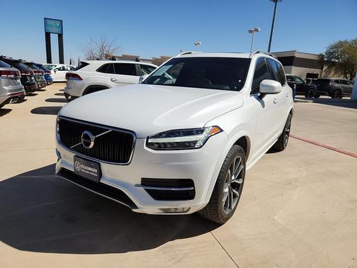 2019 Volvo XC90 T6 Momentum