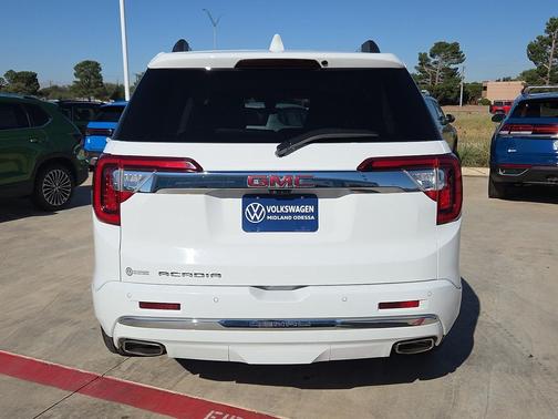 2022 GMC Acadia Denali