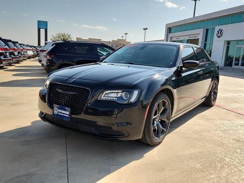BLACK 2022 Chrysler 300 Touring