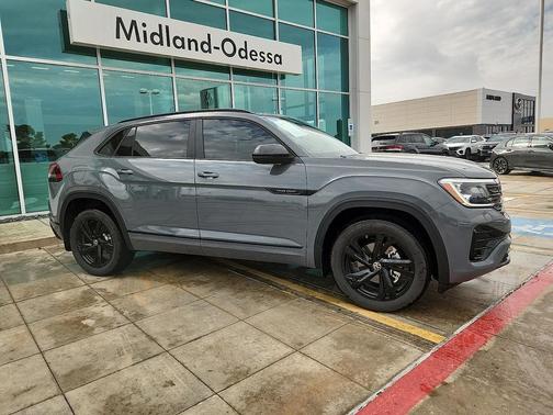 Pure Gray 2026 Volkswagen Atlas Cross Sport 2.0T SEL