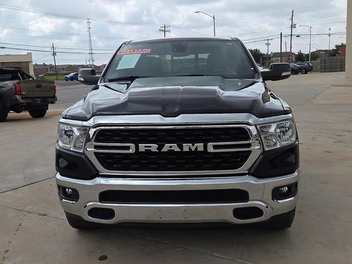 Diamond Black Crystal Pearlcoat 2022 RAM 1500 Big Horn/Lone Star