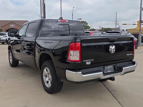 Diamond Black Crystal Pearlcoat 2022 RAM 1500 Big Horn/Lone Star