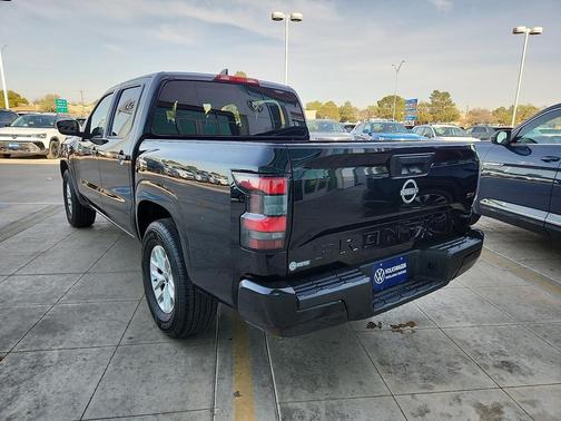 2024 Nissan Frontier SV