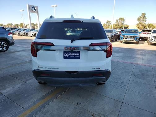 2023 GMC Acadia AWD AT4