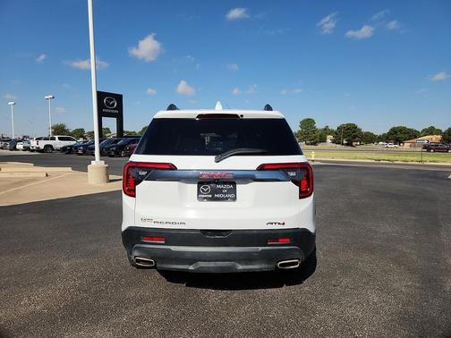 2023 GMC Acadia AWD AT4