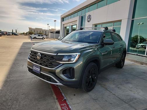 Avocado Green Pearl 2026 Volkswagen Atlas Cross Sport 2.0T SE w/Technology
