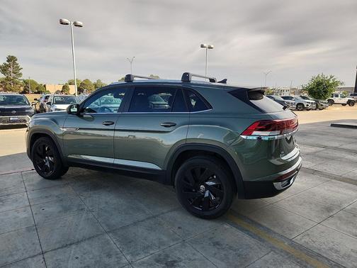 Avocado Green Pearl 2026 Volkswagen Atlas Cross Sport 2.0T SE w/Technology