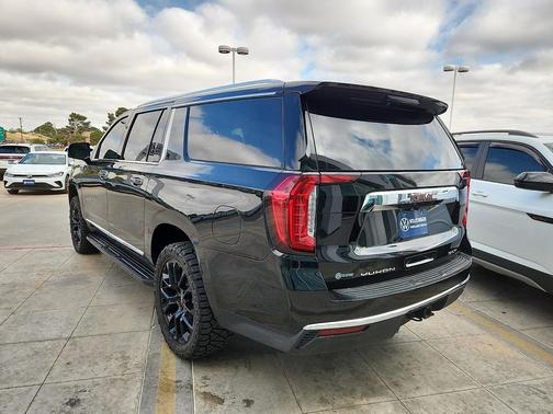 2022 GMC Yukon XL SLT
