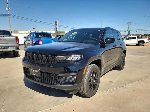 Diamond Black Crystal Pearlcoat 2025 Jeep Grand Cherokee Altitude