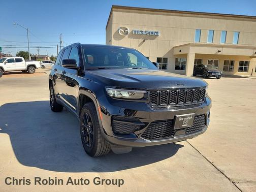 Diamond Black Crystal Pearlcoat 2025 Jeep Grand Cherokee Altitude