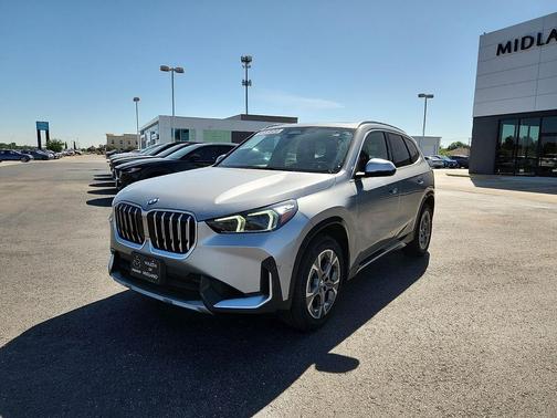 Space Silver Metallic 2024 BMW X1 xDrive28i