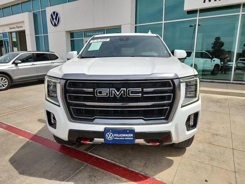 Summit White 2023 GMC Yukon 4WD AT4