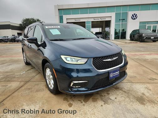 Fathom Blue Pearlcoat 2022 Chrysler Pacifica Touring L