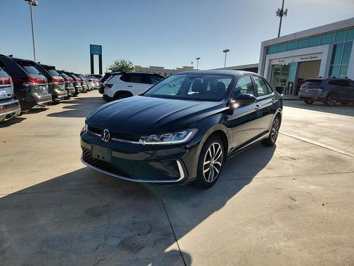 Deep Black Pearl 2025 Volkswagen Jetta 1.5T SE