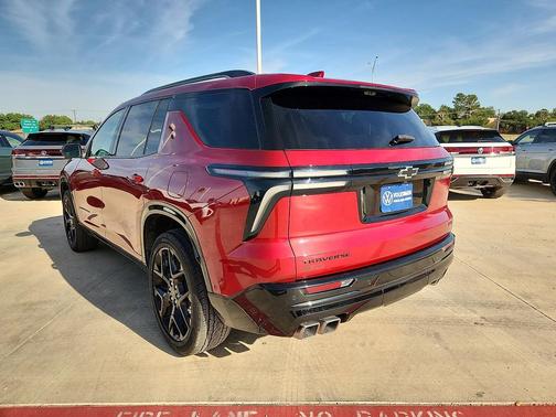 Radiant Red Tintcoat 2025 Chevrolet Traverse RS