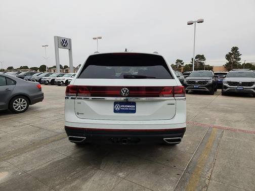 2024 Volkswagen Atlas 2.0T SE w/Technology 4MOTION
