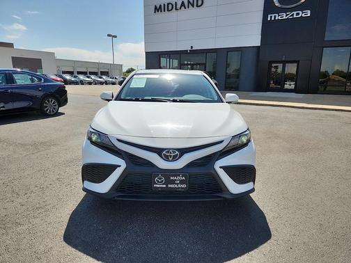 Ice Cap 2023 Toyota Camry SE