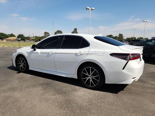 Ice Cap 2023 Toyota Camry SE
