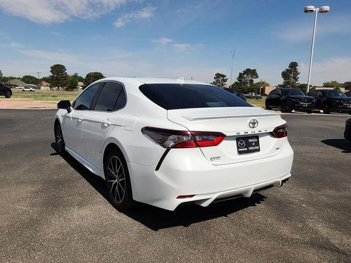 Ice Cap 2023 Toyota Camry SE