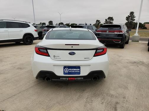Crystal White Pearl 2023 Subaru BRZ Limited