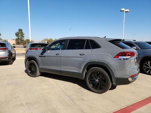 2022 Volkswagen Atlas Cross Sport 3.6L V6 SE w/Technology