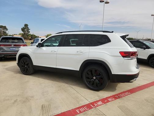 opal white pearl 2026 Volkswagen Atlas 2.0T SE w/Technology